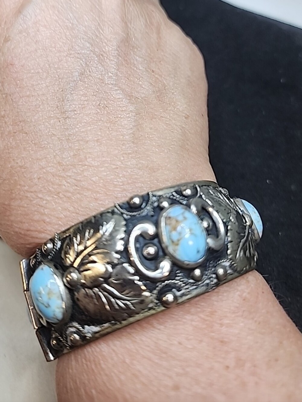 Vintage Cuff Bracelet W/Turquoise Cabochons & Silver Embossed Leafs - Picture 2 of 10